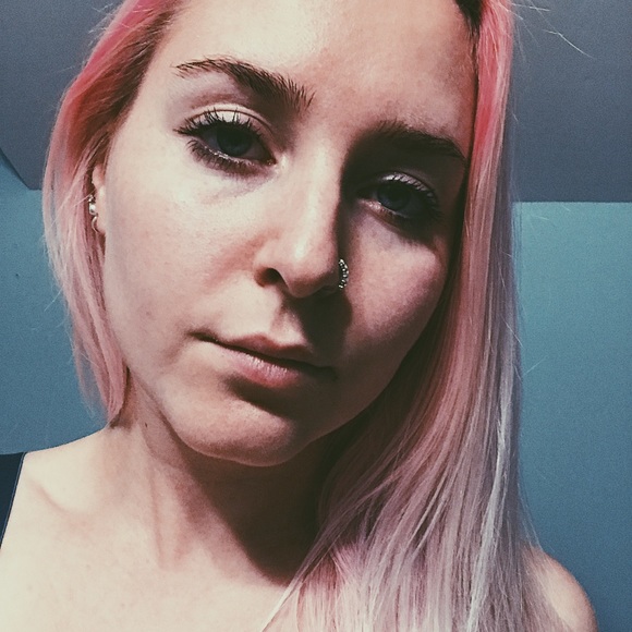 Meet your Posher, Emily - Picture 4 of 7